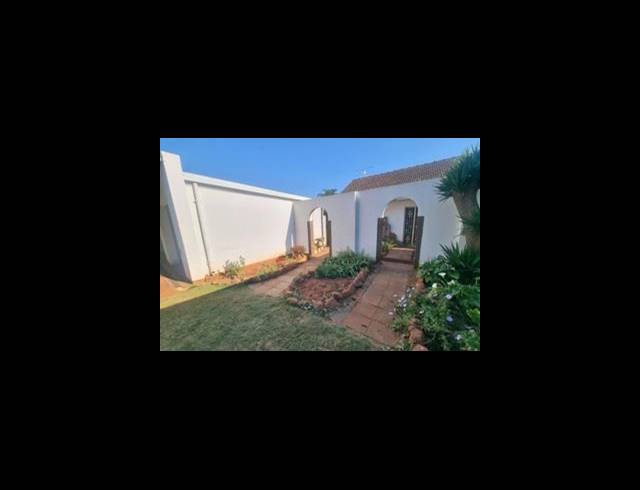 4 BEDROOM HOUSE FOR SALE IN SINOVILLE